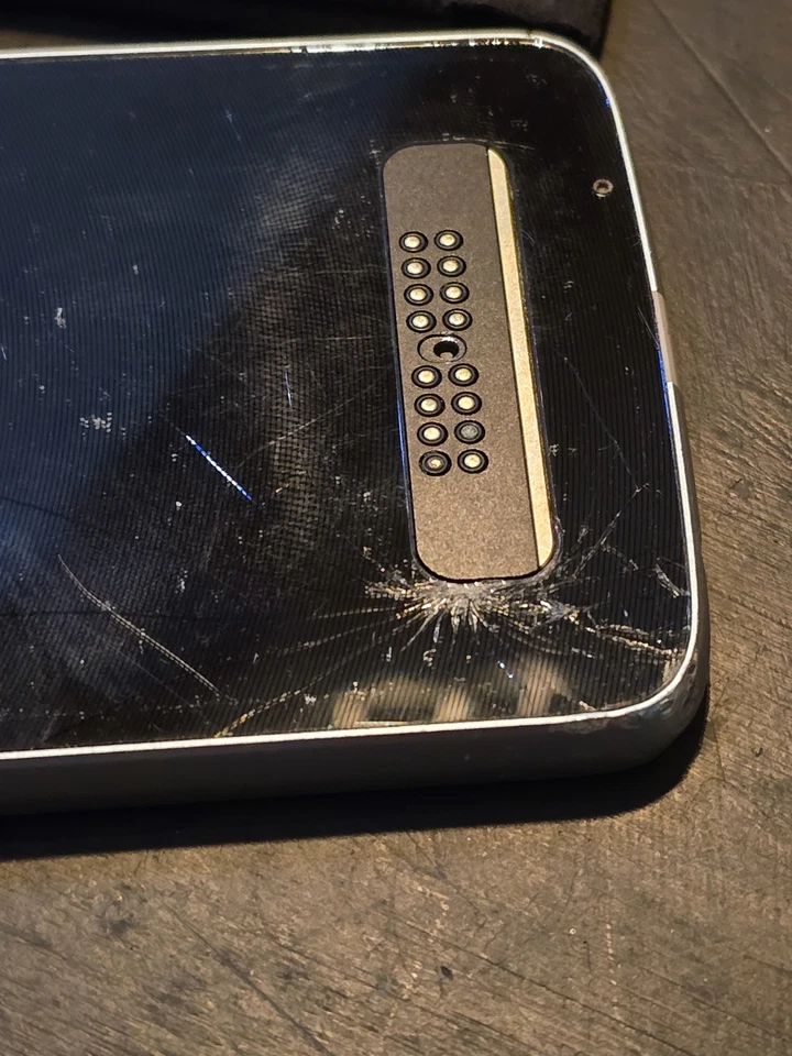 PIEZAS O REPARACIÓN NO PROBADAS Cámara Hasselblad Tru 10x Zoom Óptico CON Moto Z4  Foto 3 de 4