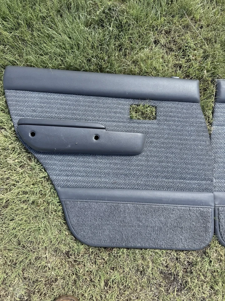 1990 - 1995 年丰田 4Runner L&R 后门板卡 Power Tan — 第 2/4 张图片