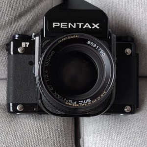 PENTAX 67 Black Medium Format Film SLR Camera w/ SMC Pentax 105mm f/2.4 Lens