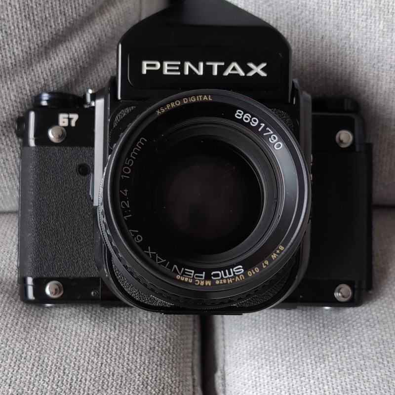 PENTAX 67 Black Medium Format Film SLR Camera w/ SMC Pentax 105mm f/2.4 Lens