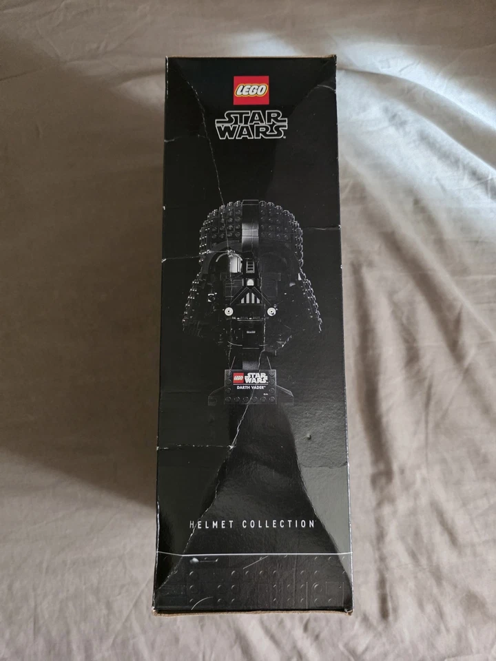 LEGO Star Wars: Darth Vader Helmet (75304) 834 pcs - Image 3 of 4