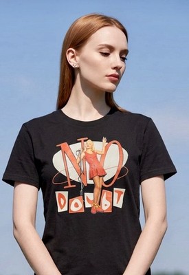 Woman s NWOT Black No Doubt Tee Featuring Gwen Stefani As Retro Pinup Girl S