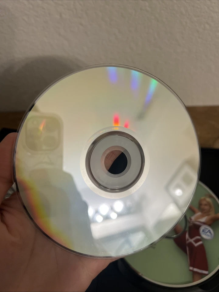 The Sims 2 University Pc Cd-ROM Video Game T-Teen EA Games W/Manual - No Artwork - Image 3 of 4