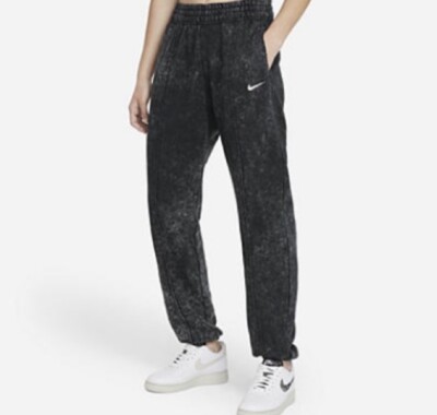 Women s Nike  Sportswear Essential Sweat Pants Size XXL Sweatshirt