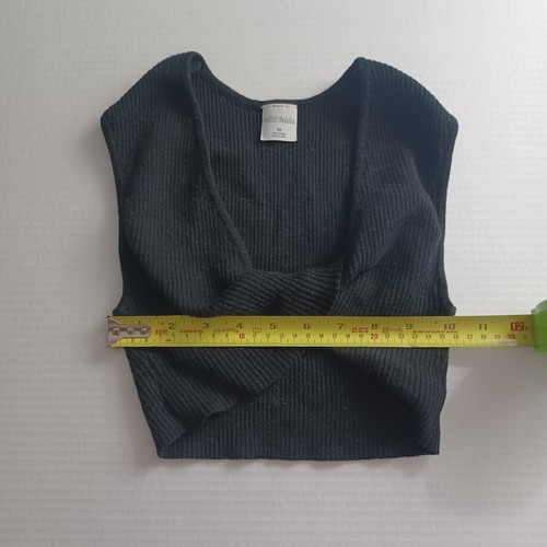 Wild Fable Twist Front Crop Top -Extra Small -Black -Ribbed -V-Neck -Sleeveless - Picture 7 of 10