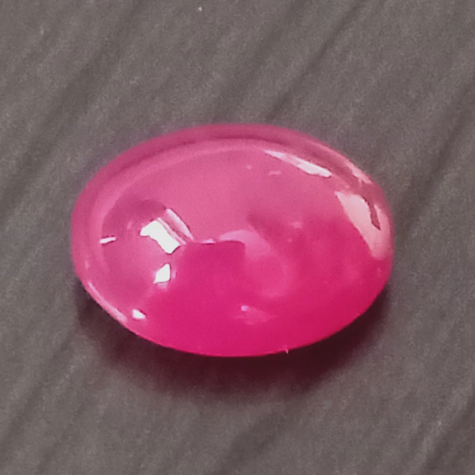 2 Carat Size,Ruby,Ruby Cabochon,2.60 Cts,Mozambique Ruby,Oval Cabochon,Pink Ruby - Image 4 of 4