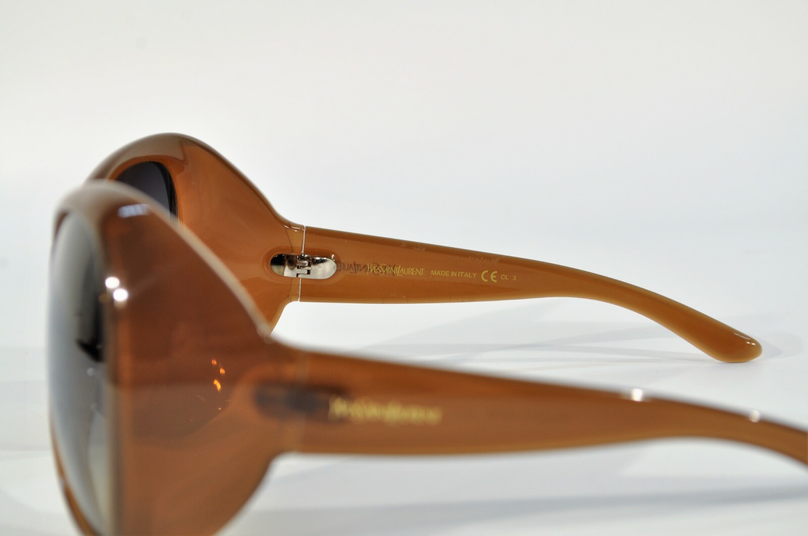 Occhiali da sole Yves Saint Laurent Made in Italy