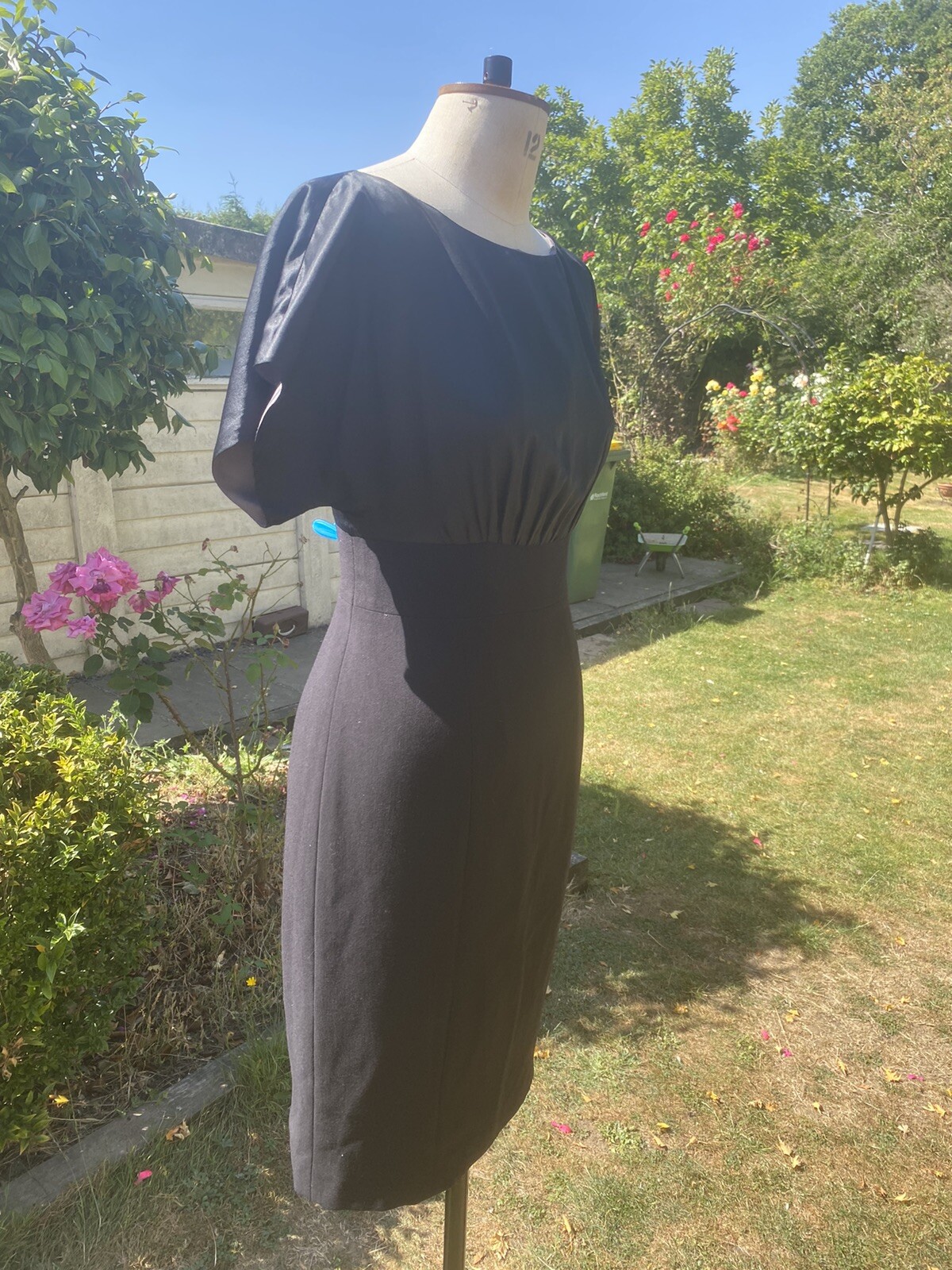 COAST LITTLE BLACK DRESS SIZE 12 100 SILK BODICE PENCIL FITTED MIDI