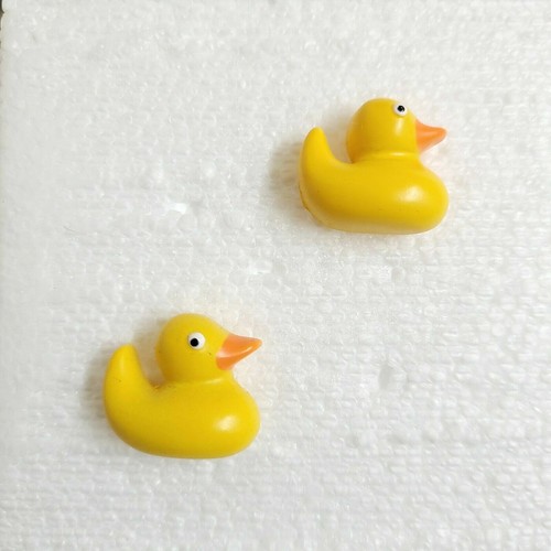 2 JHB Rubber Duck Button 21mm Shank Novelty Yellow White Baby Kids Sewing Crafts - Picture 10 of 26