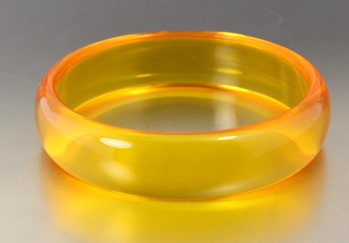 VINTAGE 60’S YELLOW ORANGE TRANSPARENT PLASTIC LUCITE BANGLE BRACELET