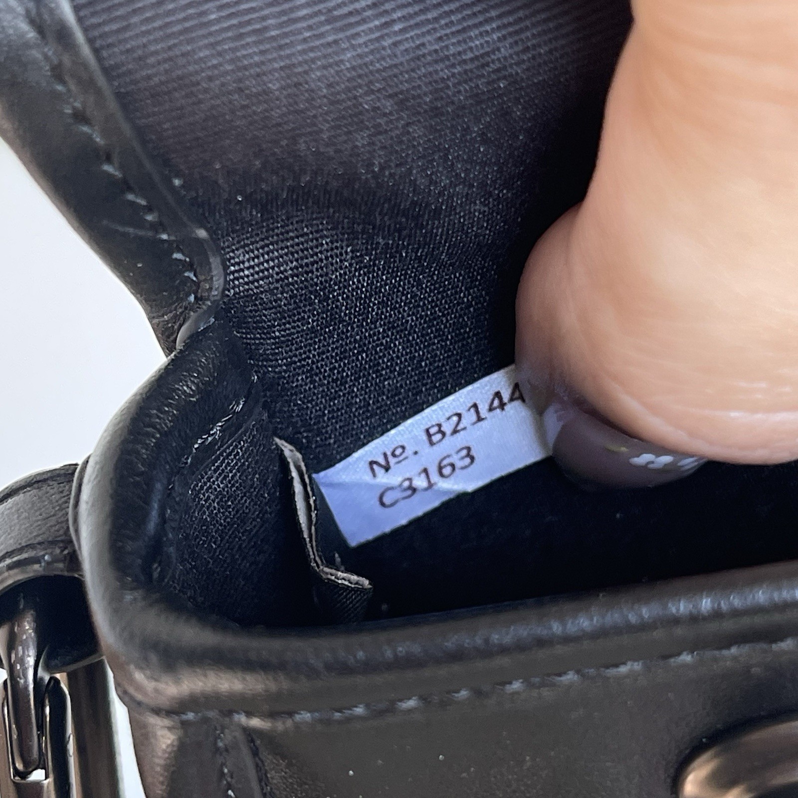 Coach Heritage Turnlock Bag Charm Key Fob Black Leather C3163 VGC