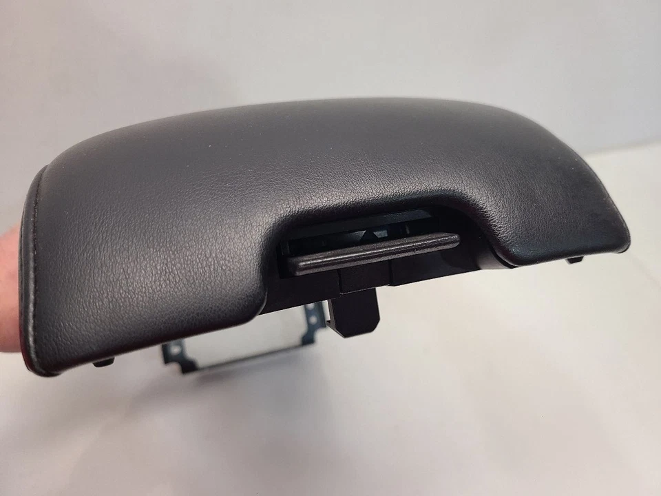 Infiniti G35 (Sedán/AT) 2007-08 tapa de consola central de piso solo *cuero negro* Foto 3 de 4