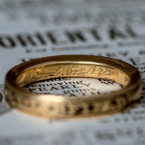 RARO ANTICO ANELLO DA LUTTO GEORGIANO INGLESE ORO 18K ORECCHINO di MACCLESFIELD 1732 - Foto 4 di 7