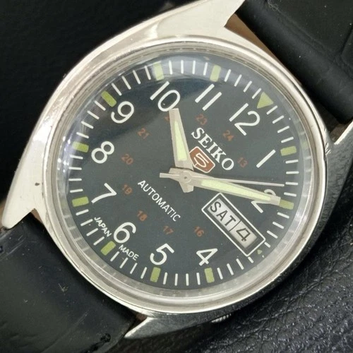 Vintage Seiko Seiko 5 Automatic Japan Made  Arabic/English Day Wheel  Black Dial