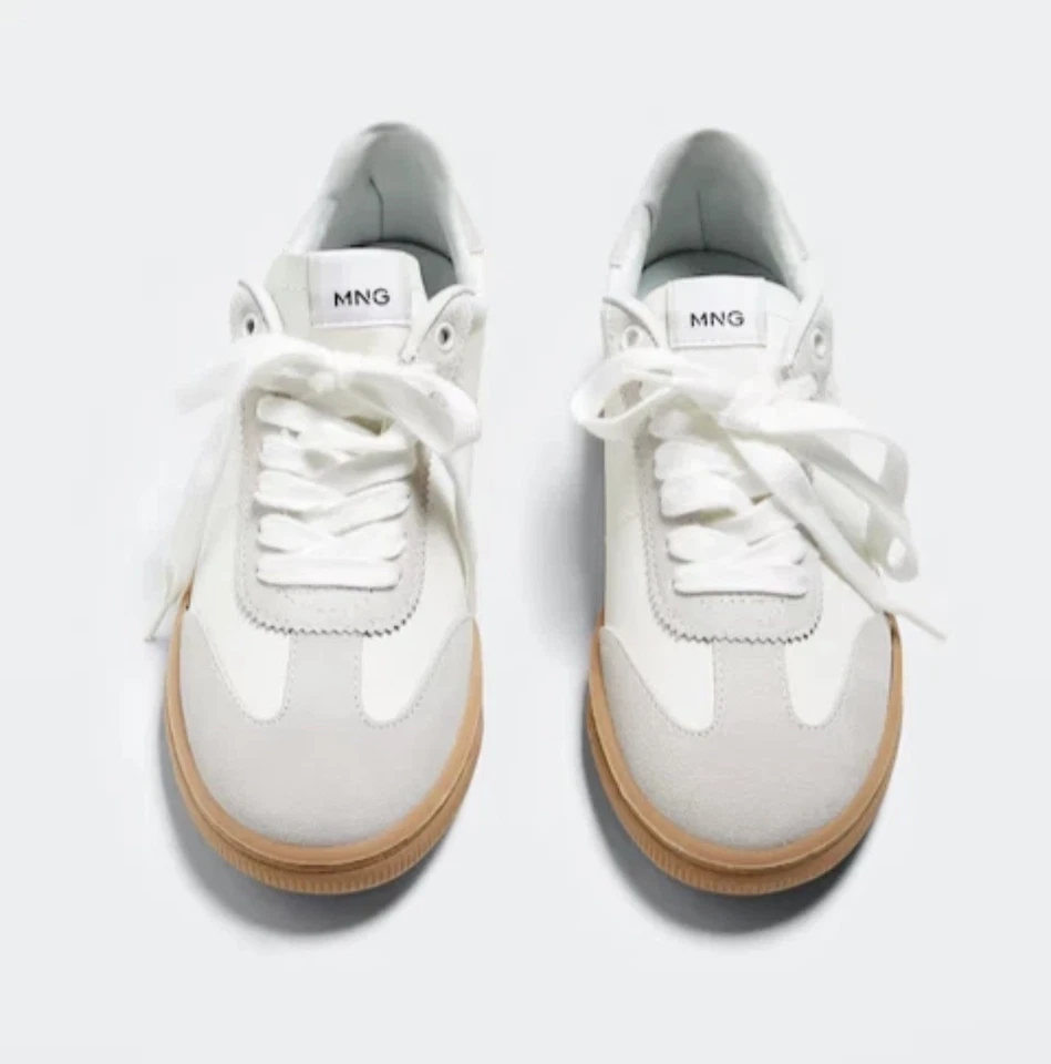 Zapatillas deportivas de cuero con suela en contraste de mango talla 9 blancas grises usadas en excelente estado Foto 3 de 4