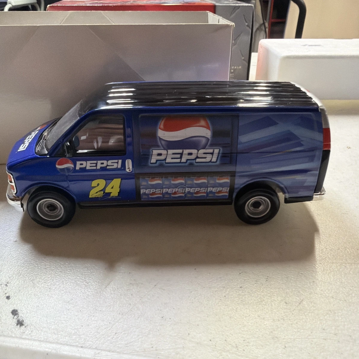 Chevrolet Express 1/25スケール ミニカー 25+ Chevrolet 1:25 Scale Diecast & Toy Vans for sale | Updated Oct
