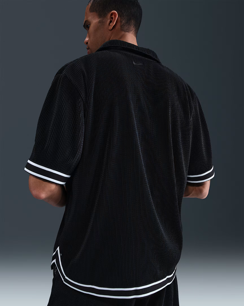 Nike x Kobe Men's M Pleated Short Sleeve Basketball Top Black