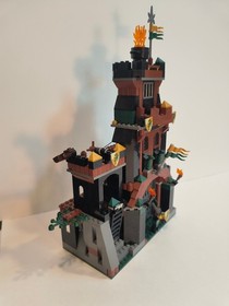 LEGO Kingdoms: Prison Tower Rescue (7947) 100% Complete. Minifigs and Manuals.