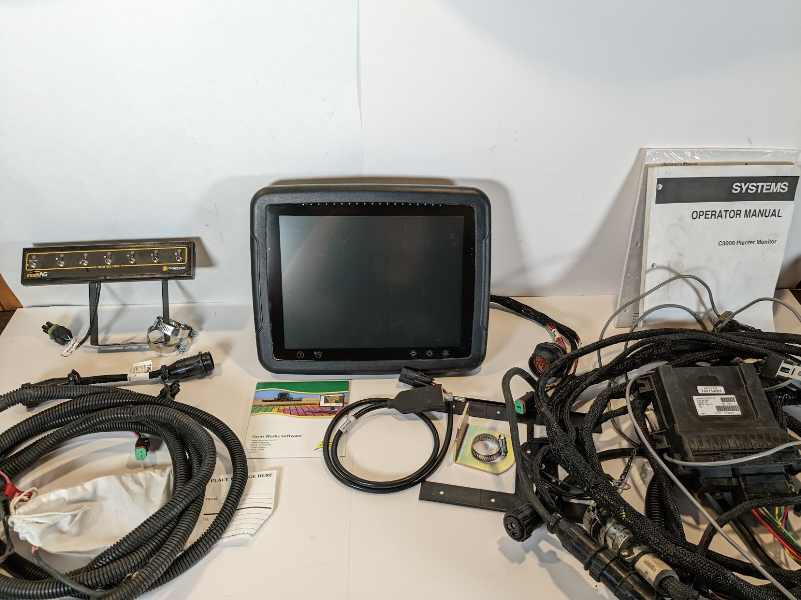 AGCO C3000 Monitor, Cabling, Implement Box, Software (Topcon X30 AGCO