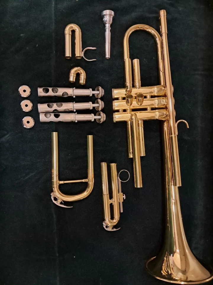 Yamaha YTR‑2335 Bb Student Trumpet – Gold Lacquer  FREE DELIVERY - Image 2 of 4