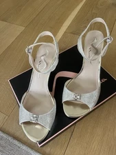 Nina Neraida Gold Sandal