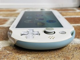 PS Vita Light Blue White PCH-2000 Sony PlayStation Japan 8GB Charger 2 Games DDP