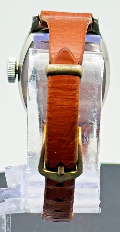 Rare Vintage 1950’s Ingersoll US Time Snow White Wind Up Watch Red Cape Working - Image 4 of 4