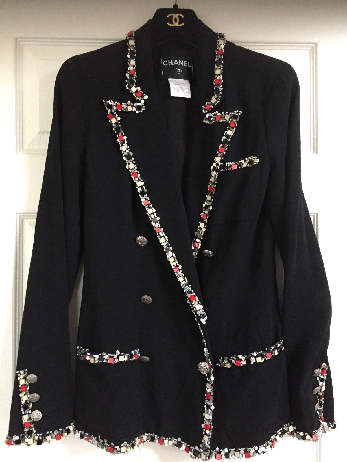 CHANEL 05C VINTAGE MUSEUM BLACK TWEED JACKET RED JEWELED TRIM CC BUTTONS FR34-36 image 2