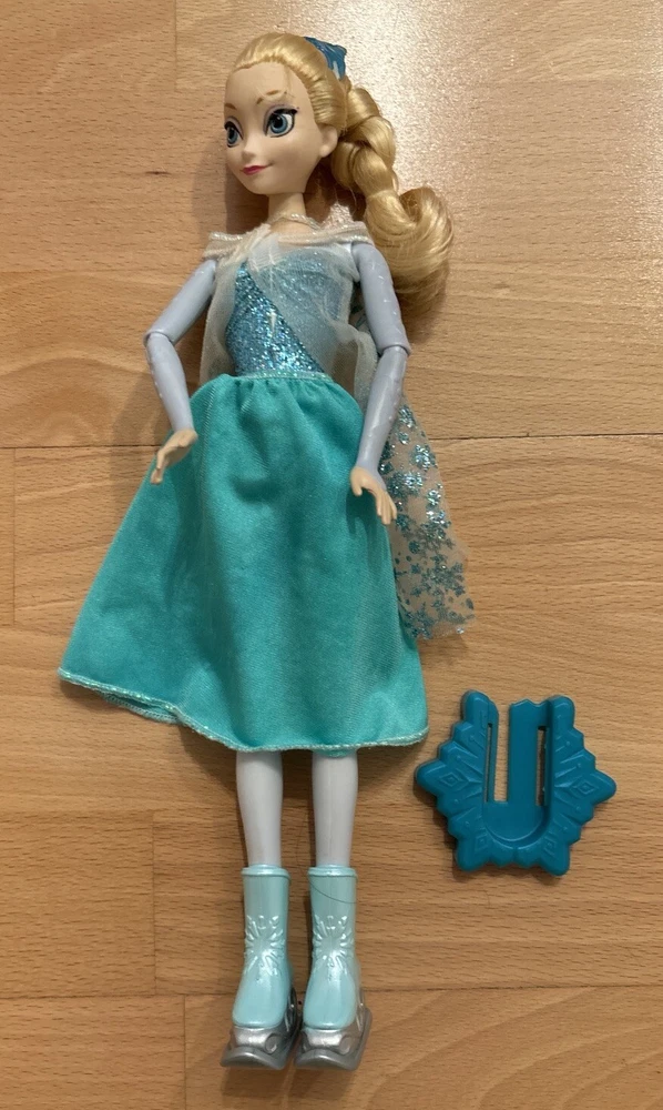 Eiskönigin Elsa als Eisläuferin