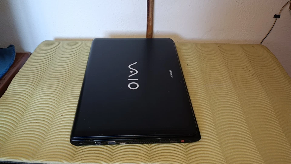 SONY VAIO  SVF151C11M I7-3612QM 8CORE 8GB 15,6" 128GB NVME AMD HD7500 1GB - Immagine 4 di 4