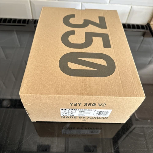 Adidas Yeezy Boost 350 V2 Carbon Beluga UK 4.5 HQ7045✅