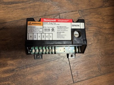 Intermittent pilot ignitor/Groen Honeywell Ignition Module Gas Combo,  Z085153