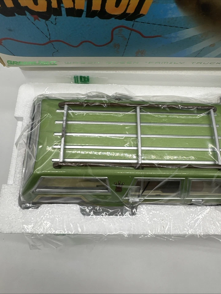 Greenlight National Lampoon's Vacation 1979 Wagon Queen Family Truckster - Image 2 of 4