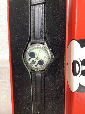 Disney Channel Cast Member Special Edition Mickey Mouse  display picture 1