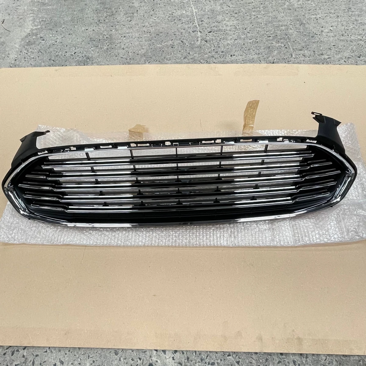 Ford Mondeo MK5 2014+ Radiator Front Insert Grille Black Chrome 
