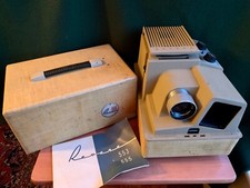 VINTAGE REVERE 555 AUTO MAGAZINE SLIDE PROJECTOR W/CASE in Working CONDITION