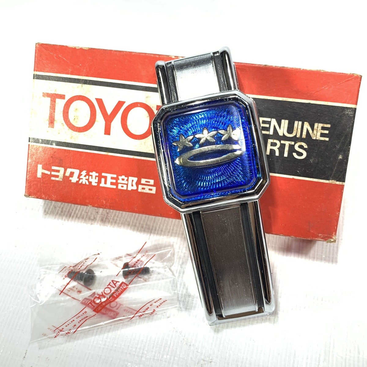 NOS GENUINE Toyota Corolla 1979 KE30 KE55 TE31 Front Badge Emblem