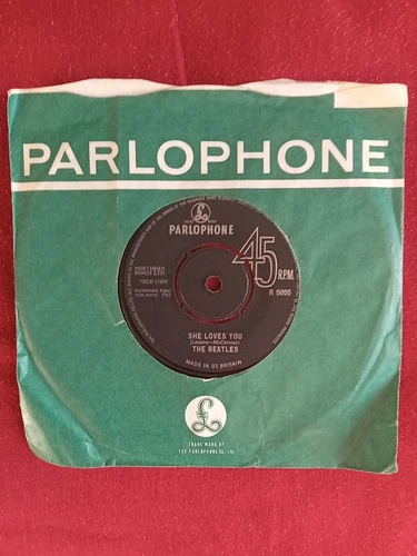 Classic The Beatles " She Loves You" 45rpm Vinyl Single Great Condition