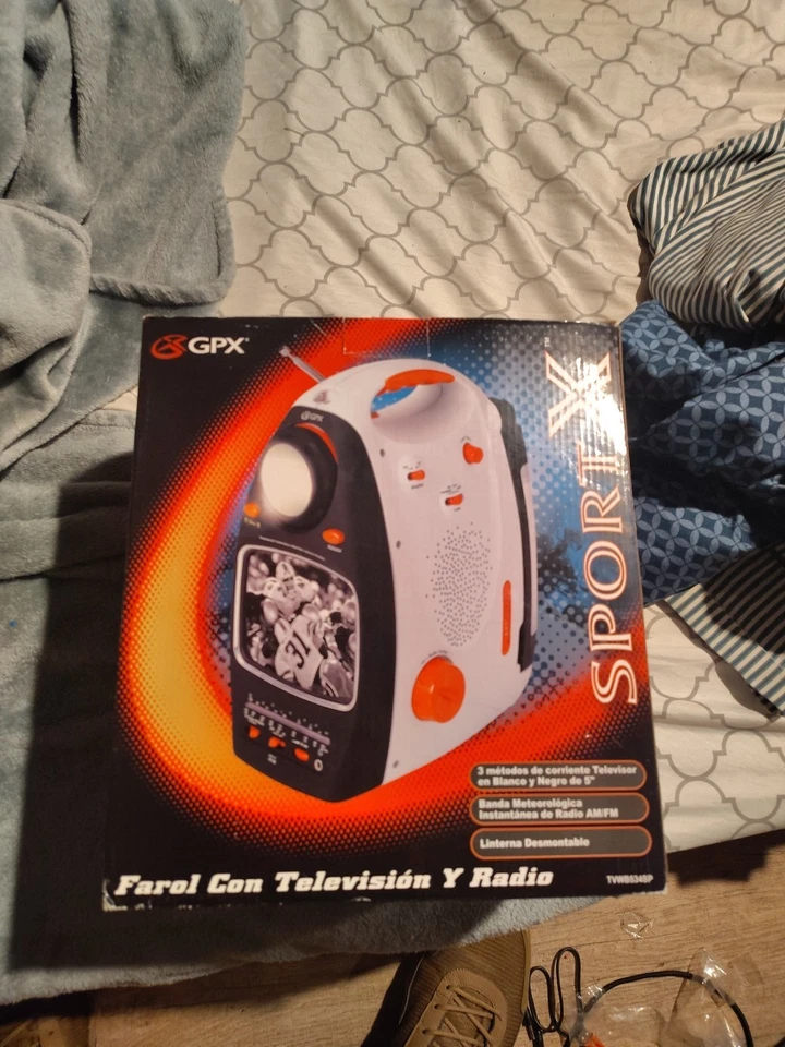 (NEW) MINT GPX SportX 5” Lantern TV Radio TVWB534SP Great For Camping - Image 3 of 4