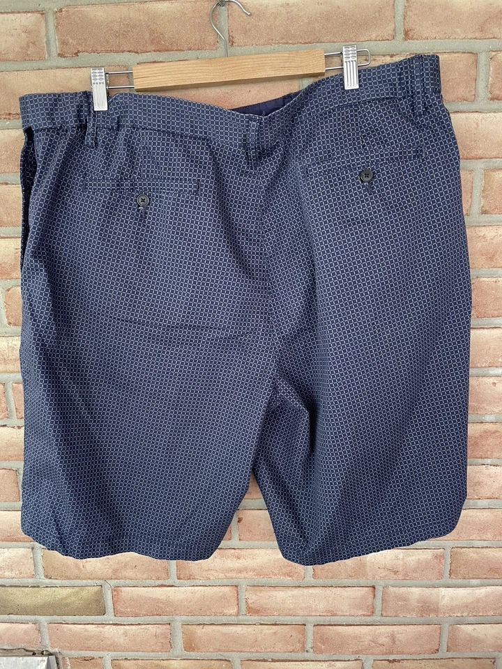 Pantalones Cortos Claiborne Hombre Frente Plano Talla 44-11” Entrepierna-Azul Marino/Gris Cuadros Foto 3 de 4
