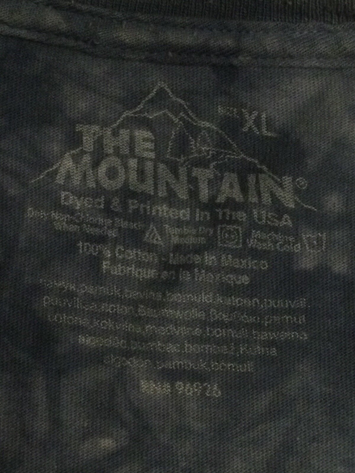 ALTRA Black Bear & Other Wildlife In Stream The Mountain Blue Tie Dye 2014 XL