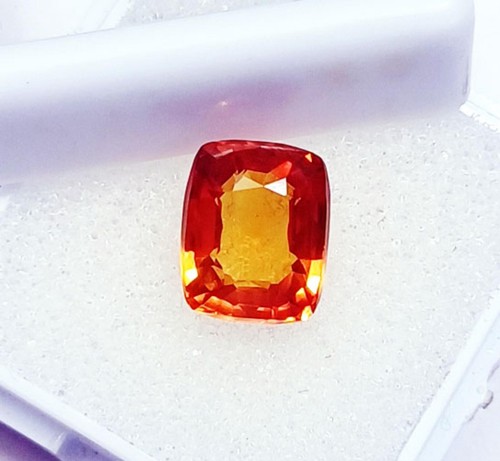 TOP TOP TOP !! SAPHIR ORANGE DE TANZANIE : 5 mm x 3.2 mm ★★ p261.129t