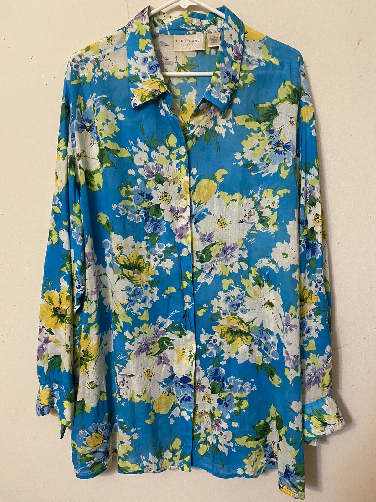 CAPISTRANO ESSENTIALS BUTTON UP FLORAL BLOUSE TUN… - image 3