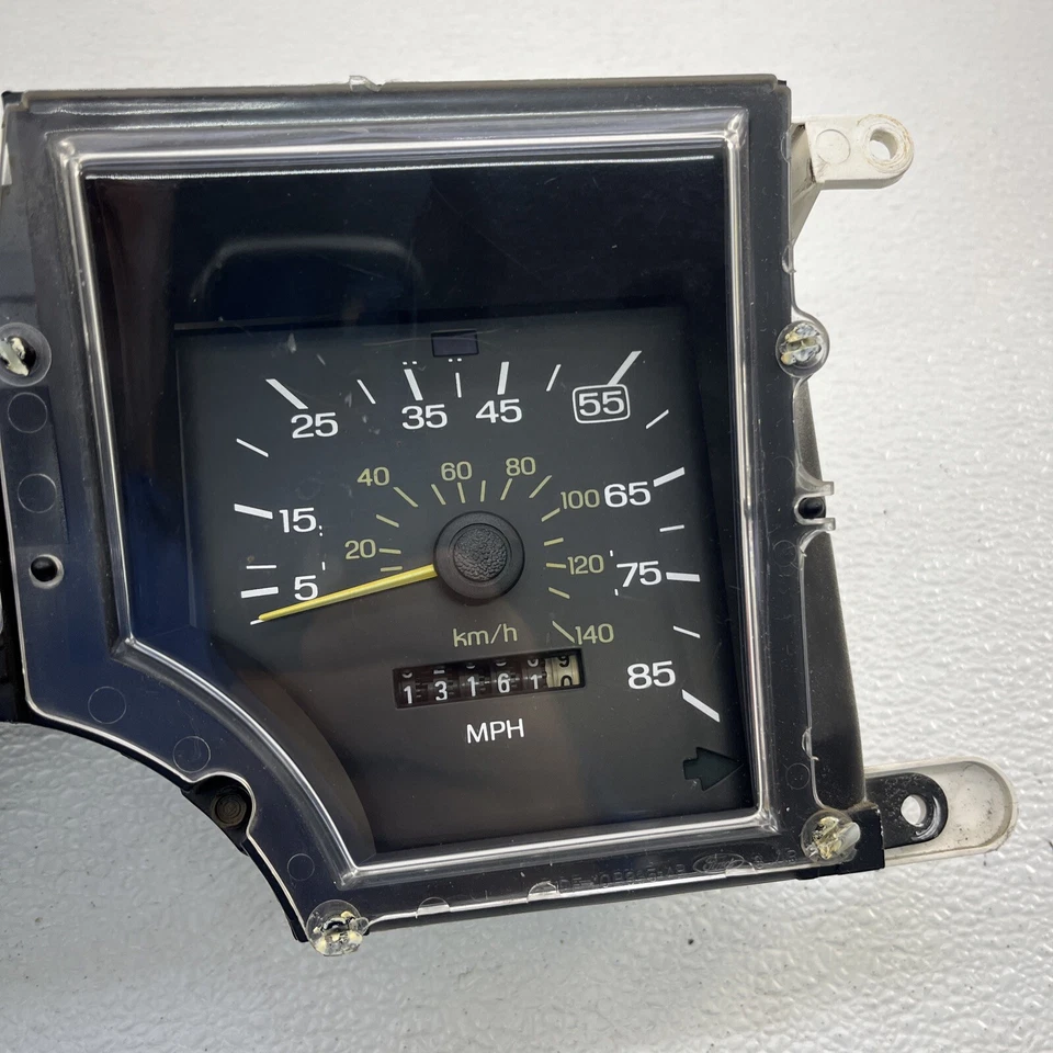 Cuadro de instrumentos Ford Granada Mercury Cougar 1981-1982 montaje velocímetro equipo original Foto 2 de 4