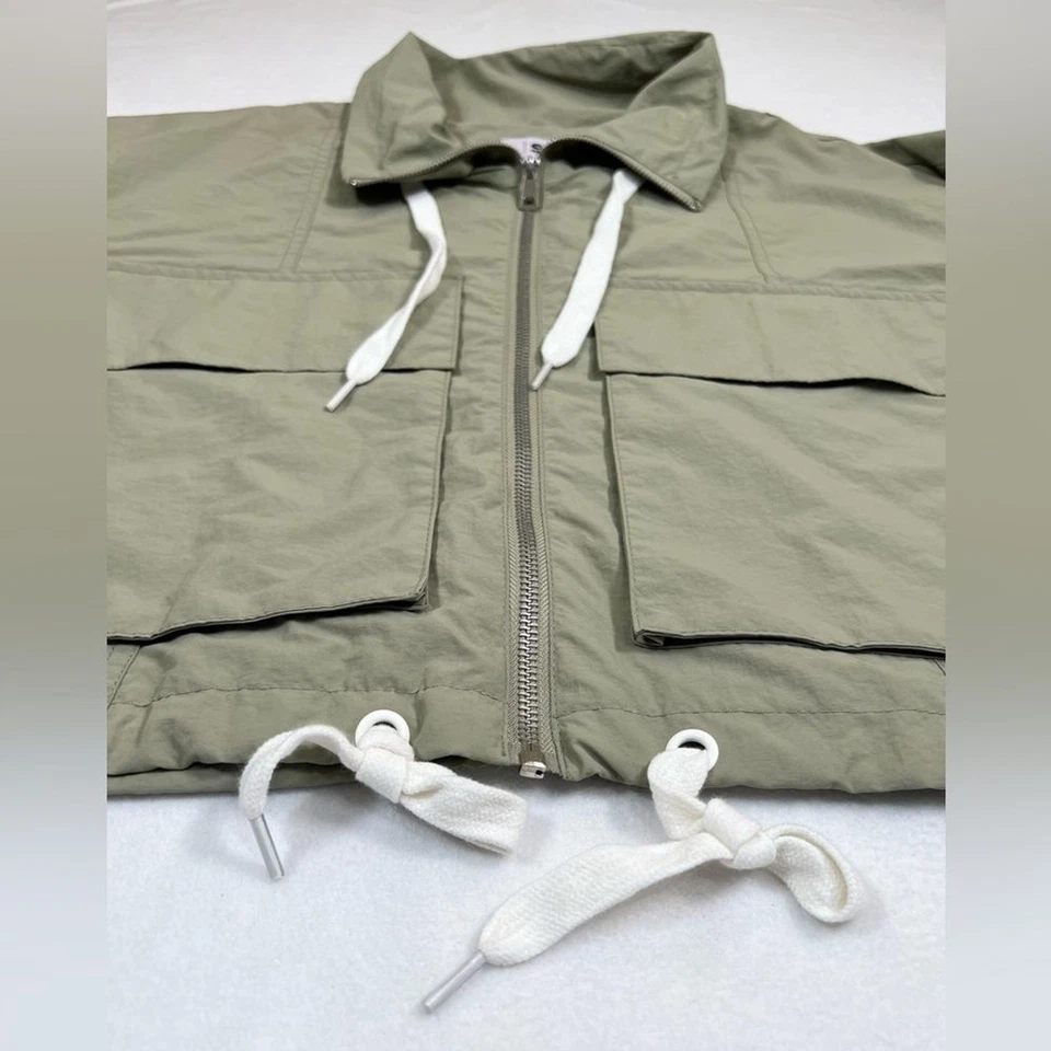 Chaqueta cortavientos SO Juniors utilitaria recortada cremallera de gran tamaño verde militar grande Foto 3 de 4