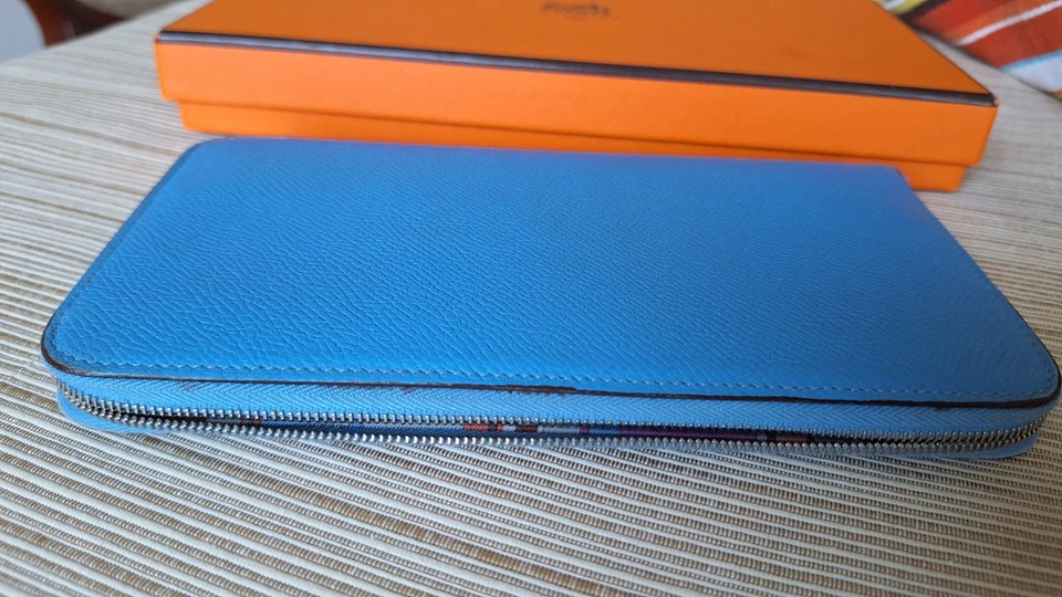 Cartera Larga Hermes Azap Todo Cuero Cremallera Alrededor en Azul Jean Epsom Excelente Foto 2 de 4