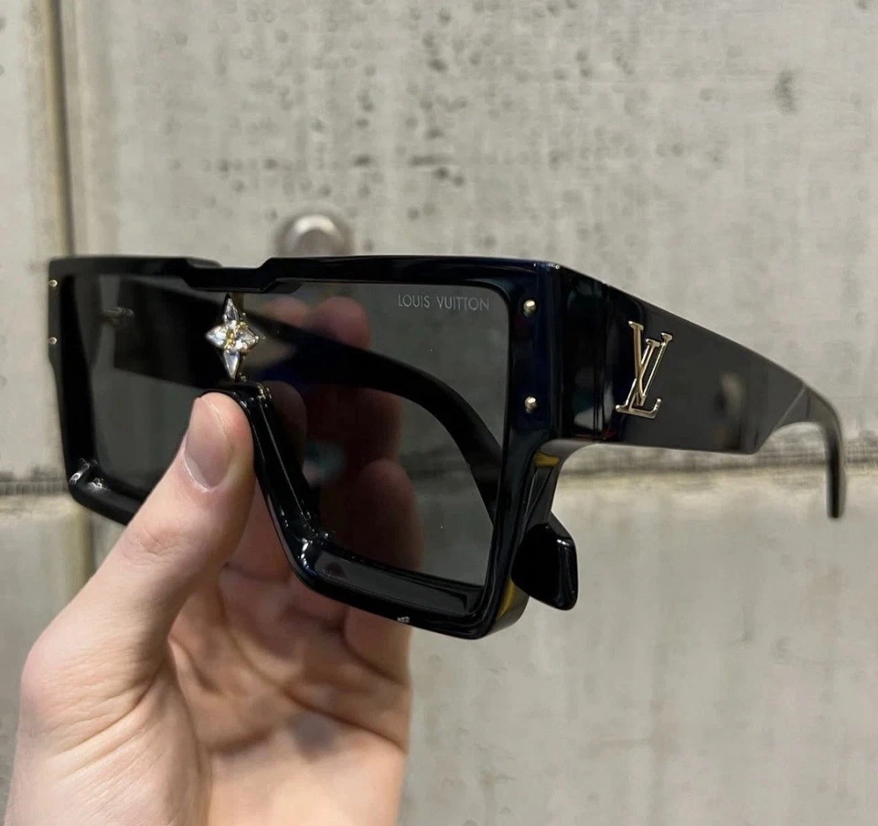 Louis Vuitton Cyclone Black Square Big Frame Sunglasses Z1578E Women  Authentic  - Image 3 of 4