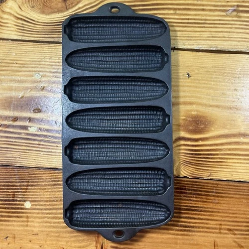 Wagner Ware Junior Krusty Korn Kobs #1319 Cast Iron Cornbread Pan Pat. 1920