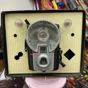 SALE VNT Kodak BrownieStarFlashCamera With Spare Bulbs  In Original Box 1960's