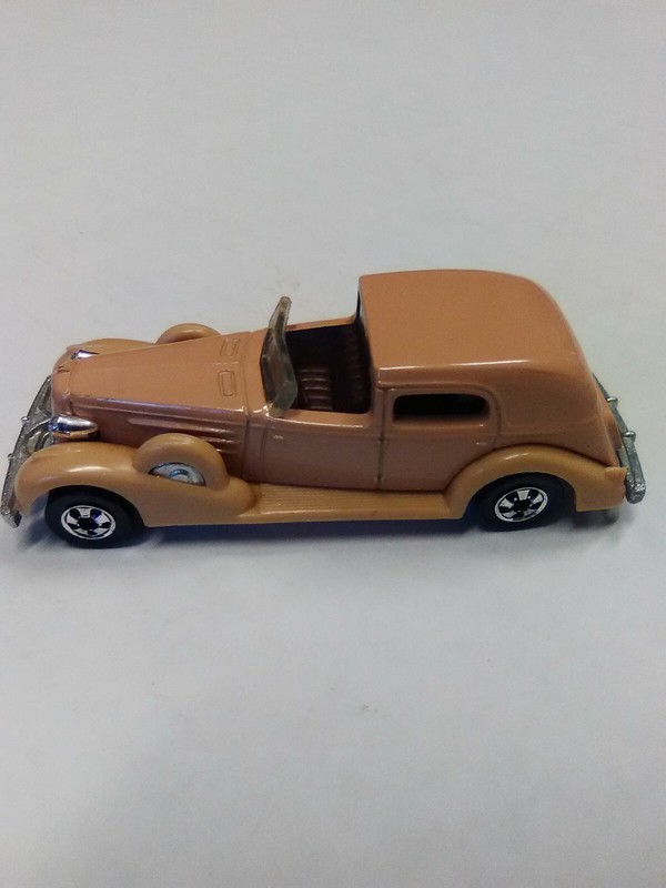HOT WHEELS, 35 CLASSIC CADDY, BEIGE, 1/64